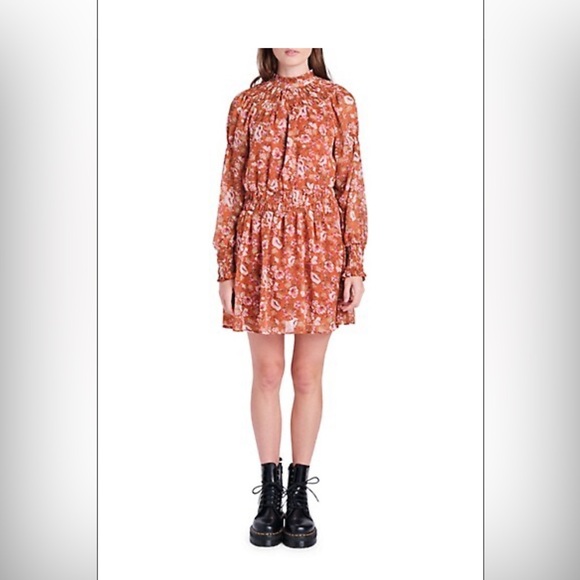 En Saison Gorgeous Smocked Floral Mini Dress, Size Medium - Picture 4 of 16